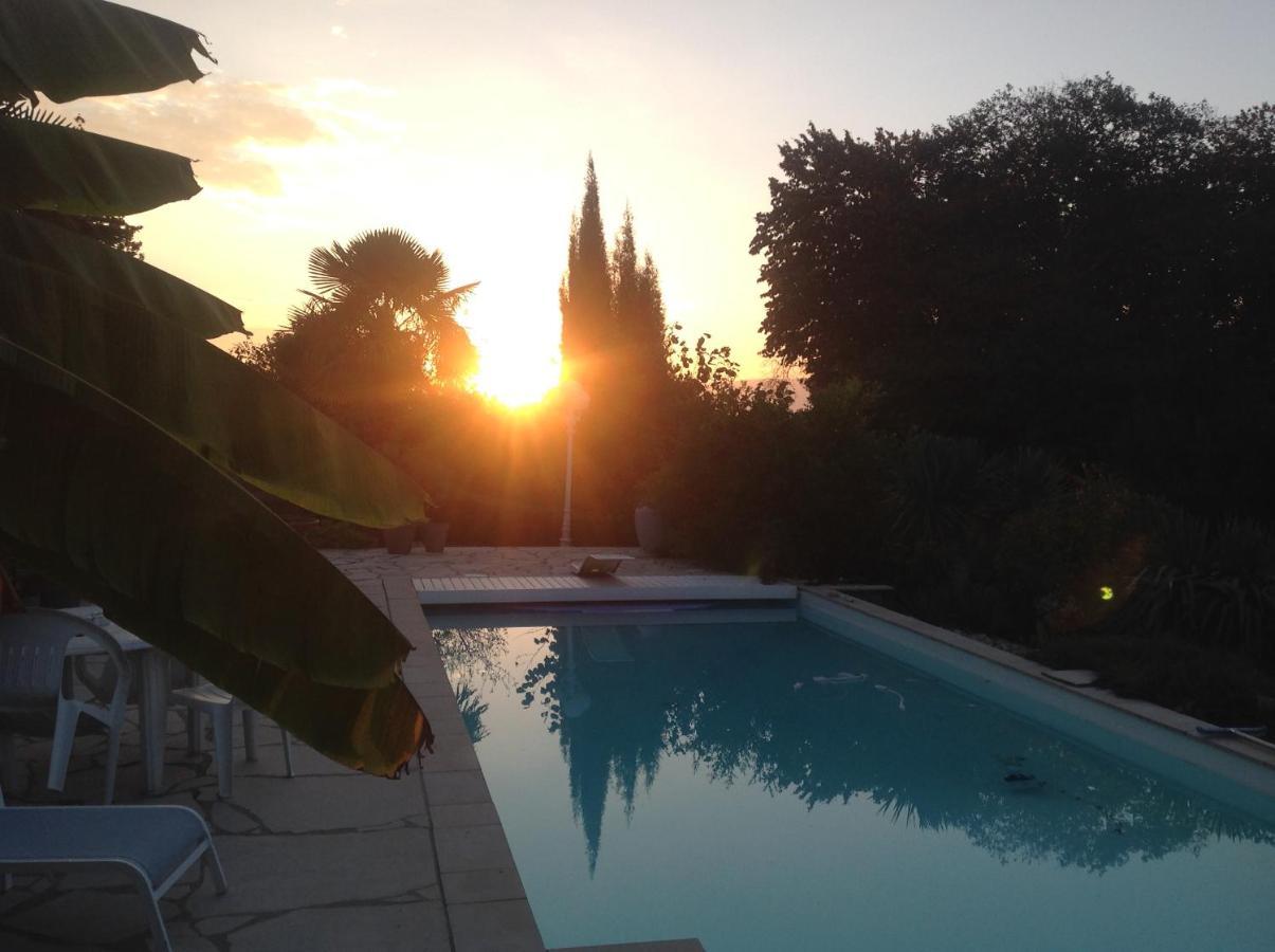 Domaine De La Provencale Bed & Breakfast Saint-Didier-de-la-Tour Екстериор снимка