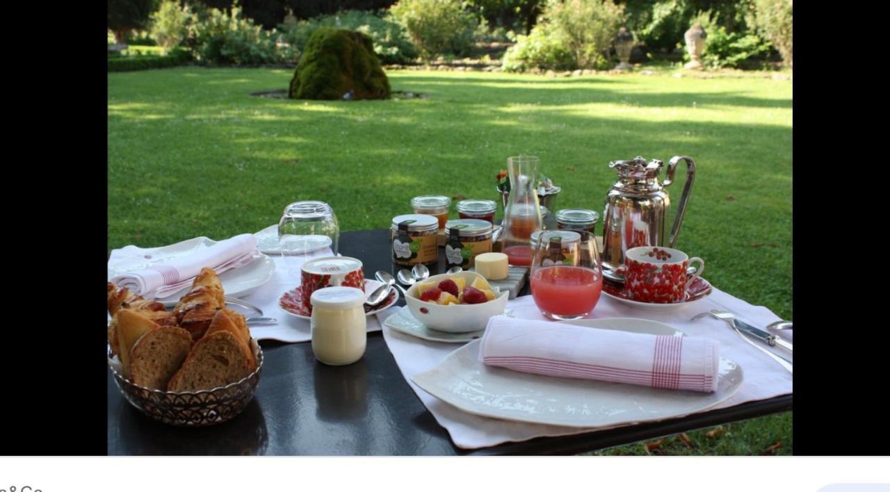 Domaine De La Provencale Bed & Breakfast Saint-Didier-de-la-Tour Екстериор снимка