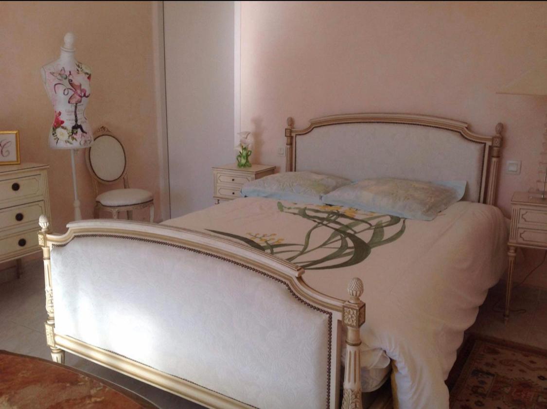 Domaine De La Provencale Bed & Breakfast Saint-Didier-de-la-Tour Екстериор снимка