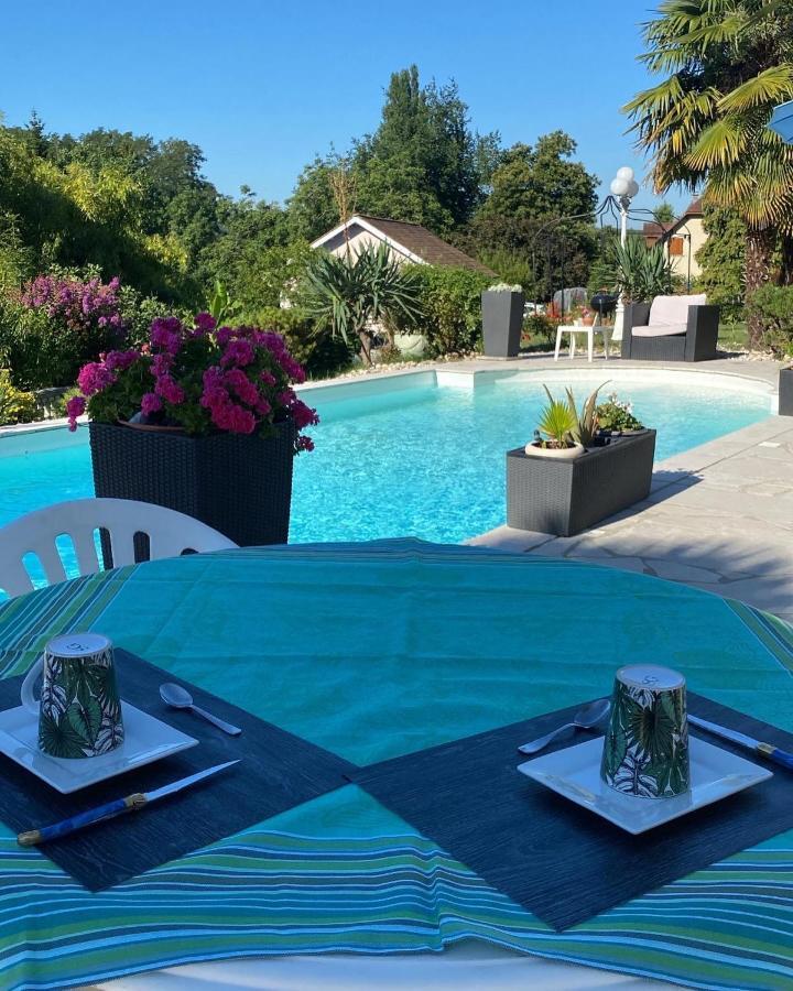 Domaine De La Provencale Bed & Breakfast Saint-Didier-de-la-Tour Екстериор снимка
