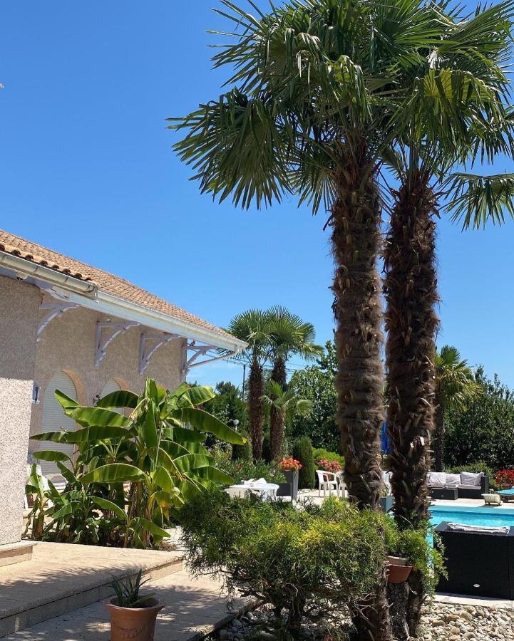 Domaine De La Provencale Bed & Breakfast Saint-Didier-de-la-Tour Екстериор снимка