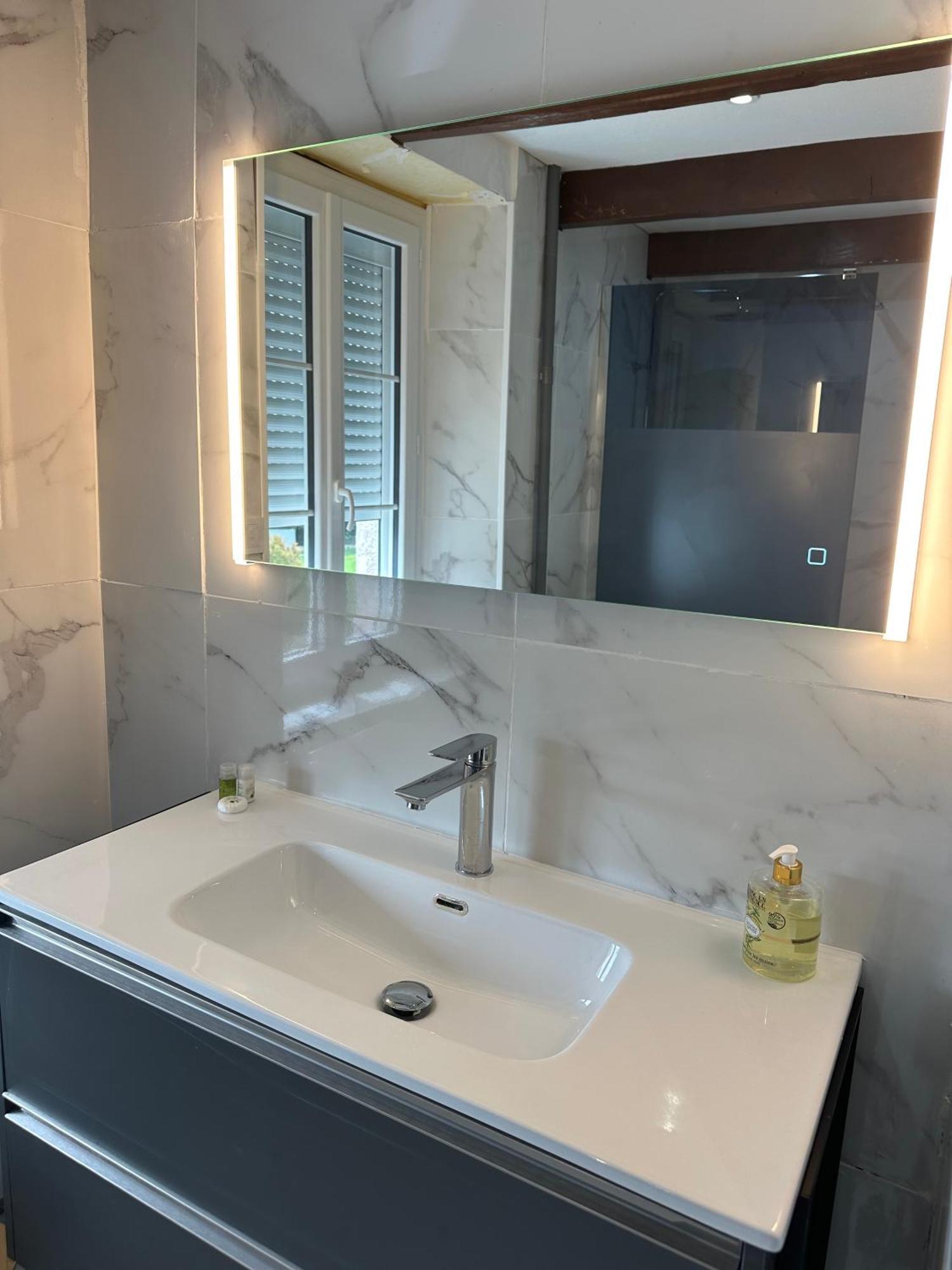 Domaine De La Provencale Bed & Breakfast Saint-Didier-de-la-Tour Екстериор снимка